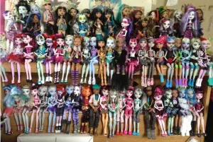 Раскраска Школа Монстров - Monster High